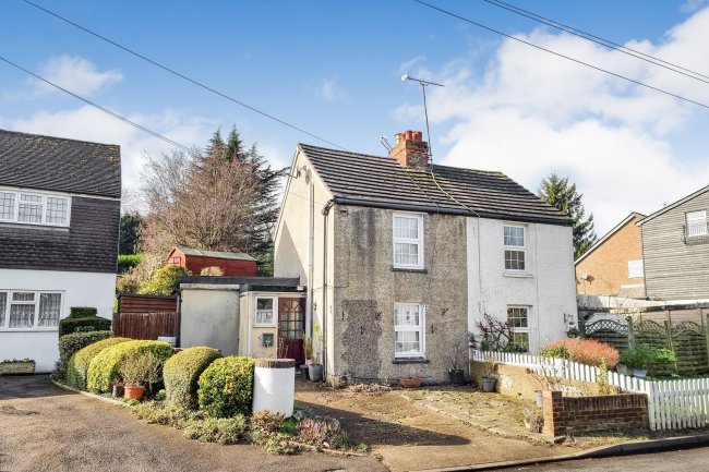 2, Nightingale Cotts, Rushmore Hill, Pratts Bottom, Kent BR6 7NW

 3