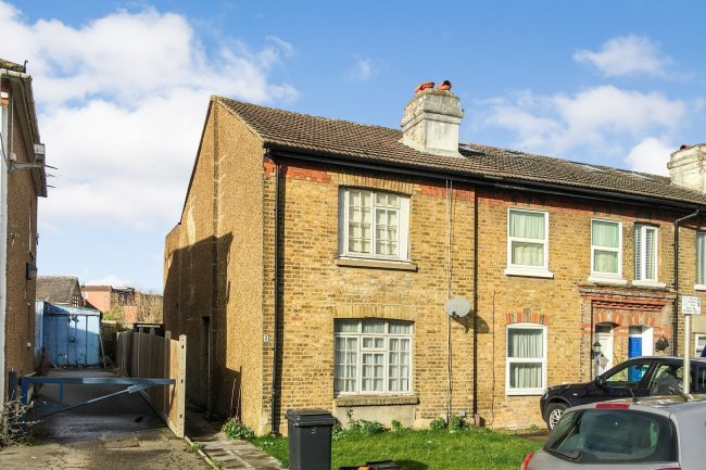 3, Napier Road, Bromley, Kent BR2 9JA

 6