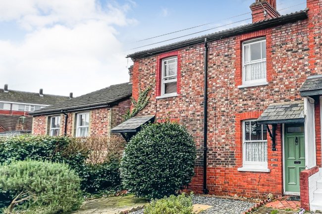 13, Dene Street Gardens, Dorking, Surrey RH4 2DN

 10