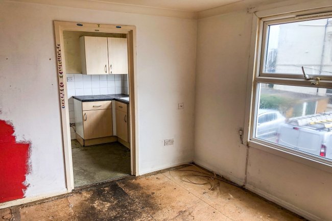 Flat 9 Norfolk House, Ellenslea Road, St Leonards-On-Sea,  East Sussex TN37 6HZ 
 5