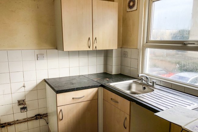 Flat 9 Norfolk House, Ellenslea Road, St Leonards-On-Sea,  East Sussex TN37 6HZ 
 5