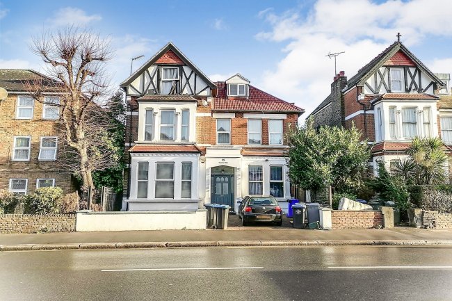 25B Craven Park, Harlesden, London NW10 8SU
 9