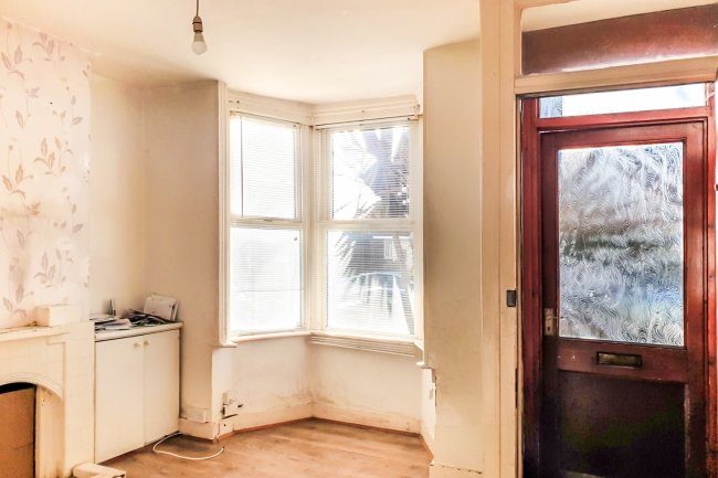 202, St. Vincents Road, Dartford, Kent, DA1 1UX 8