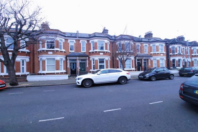 Flat 7A, 7 Knoll Road, Wandsworth, London, SW18 2DF
 6