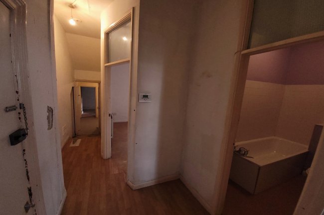 Flat 7A, 7 Knoll Road, Wandsworth, London, SW18 2DF
 6