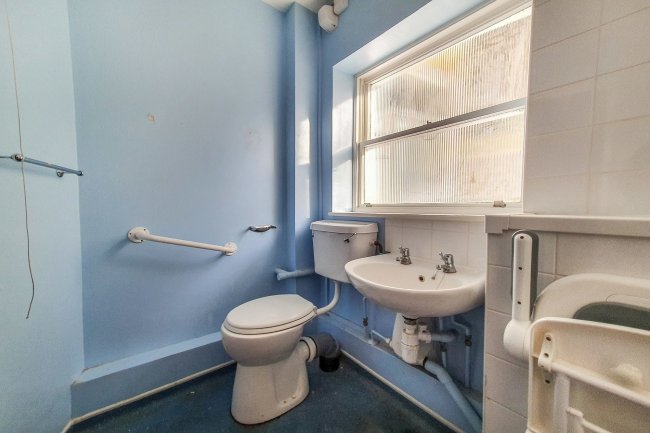 67A Allfarthing Lane, Wandsworth, London SW18 2AR
 6