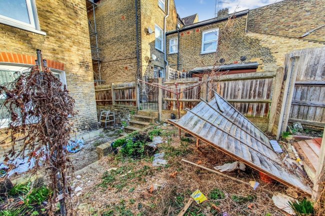 67A Allfarthing Lane, Wandsworth, London SW18 2AR
 6