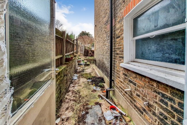 67A Allfarthing Lane, Wandsworth, London SW18 2AR
 6