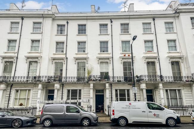 250A Gloucester Terrace, Bayswater, London, W2 6HU
 5