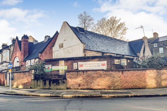 Gwalia Working Mens Club, Manor Park Road, Harlesden, London NW10 4JU
 6