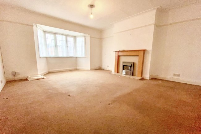 6 Briar Court, 440 London Road, North Cheam, Sutton, SM3 8JE
 3