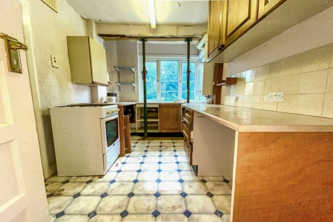 6 Briar Court, 440 London Road, North Cheam, Sutton, SM3 8JE
 3