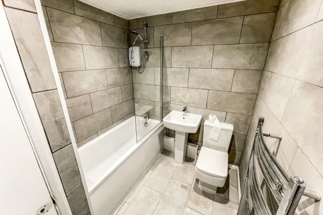 Basement Flat, 22 Lambert Road, Brixton, London SW2 5BD
 7