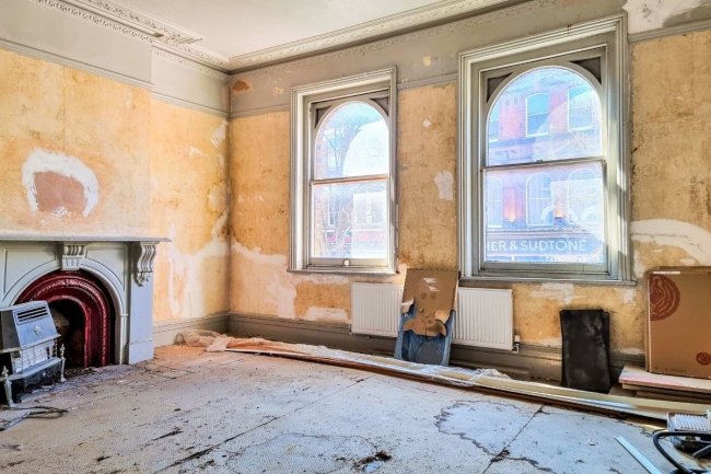 74 High Street, Sutton, Surrey SM1 1EZ 4