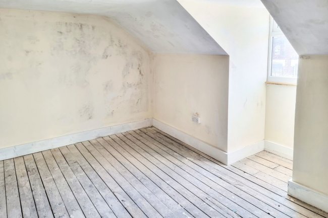 74 High Street, Sutton, Surrey SM1 1EZ 4