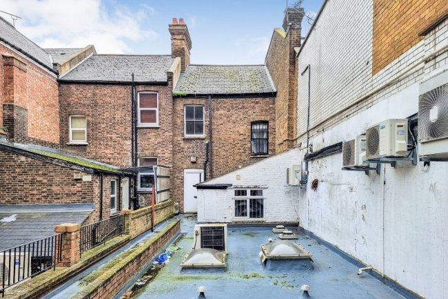 74 High Street, Sutton, Surrey SM1 1EZ 4