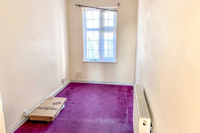 102A The Broadway, Surbiton, Surrey, KT6 7JD
 6