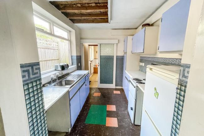 22 East Grove, Sherwood Rise, Nottingham, NG7 7LP
 5