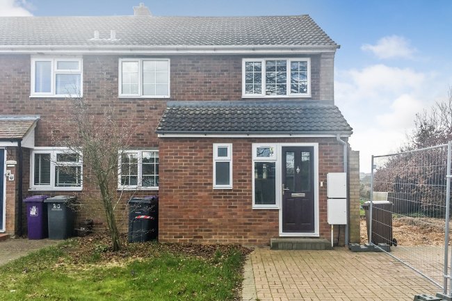 18 Swinburne Avenue, Hitchin, Hertfordshire, SG5 2RD
 4