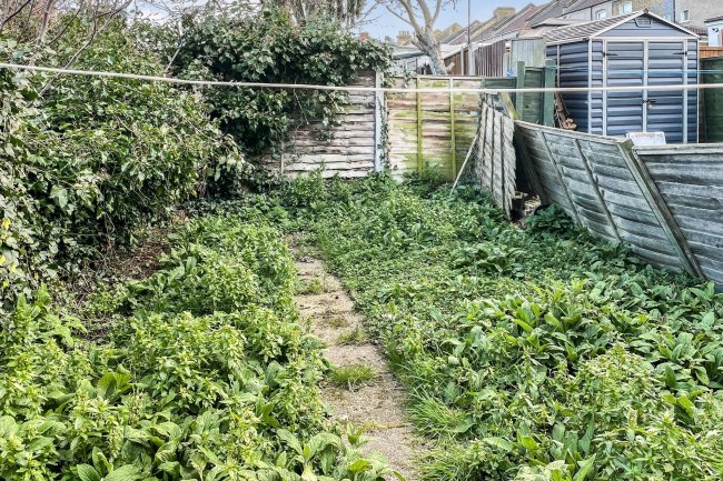 16 Hartville Road, Plumstead, London, SE18 1DQ
 9