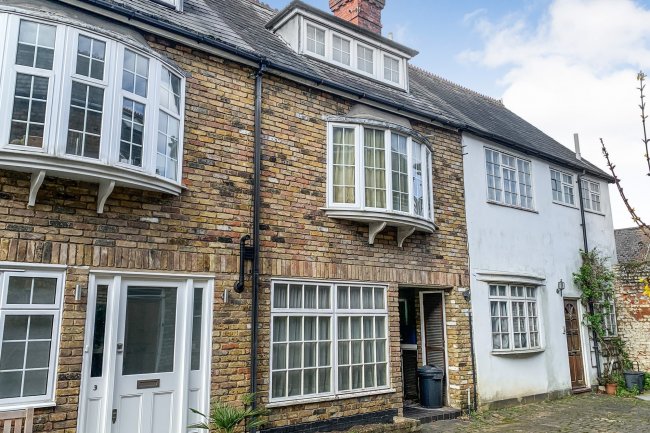 3a Lonsdale Mews, Sandycombe Road, Richmond TW9 3NH
 5