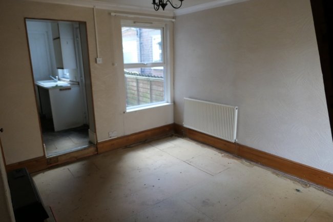 37 Hivings Hill, Chesham, Buckinghamshire HP5 2PG
 1