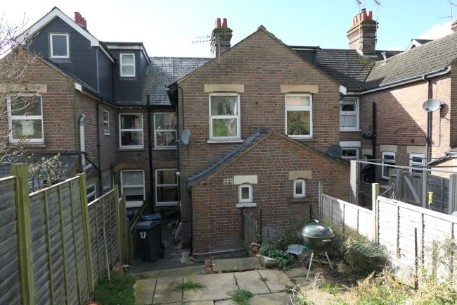 37 Hivings Hill, Chesham, Buckinghamshire HP5 2PG
 1