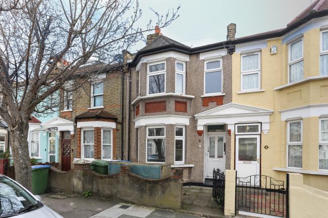 6 Benares Road, Plumstead, London, SE18 1HY 7