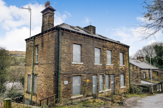 6 & 8 Bank Villas, Jerry Lane, Sowerby Bridge, West Yorkshire, HX6 3BH 5