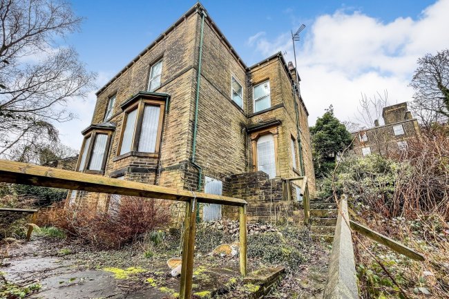 6 & 8 Bank Villas, Jerry Lane, Sowerby Bridge, West Yorkshire, HX6 3BH 5