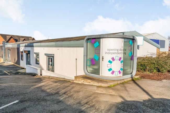 2 Arthur Street, Stanningley, Leeds LS28 6JY
 3