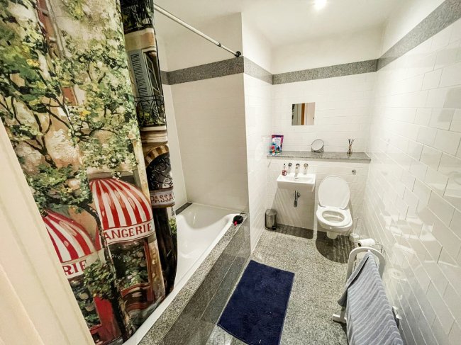 Apartment 514,  6 Oldham Road, Manchester, M4 5DB
 2