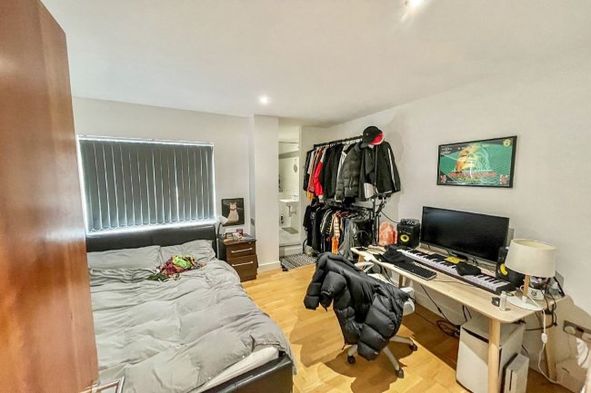 Apartment 506,  6 Oldham Road, Manchester, M4 5DB
 1