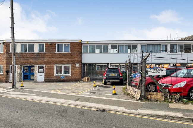 20 - 30 Lawefield Lane, Wakefield, West Yorkshire WF2 8SP 8