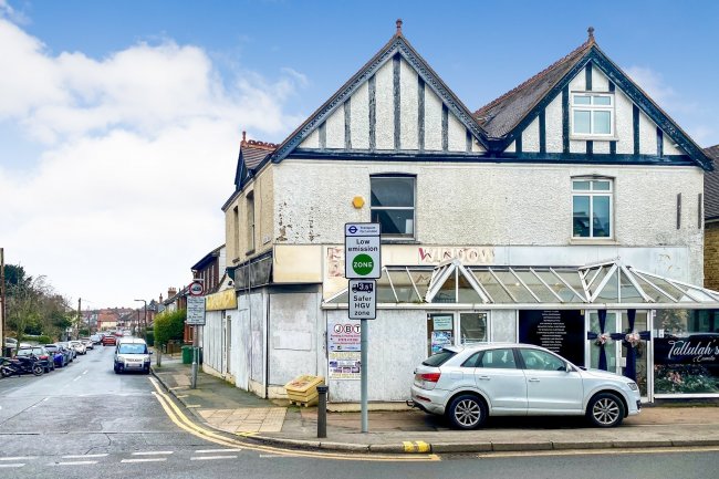 196 Cheam Common Road, Worcester Park, Surrey, KT4 8QW 5