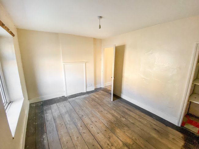 10 Park Lane, Chippenham, Wiltshire SN15 1LR 2