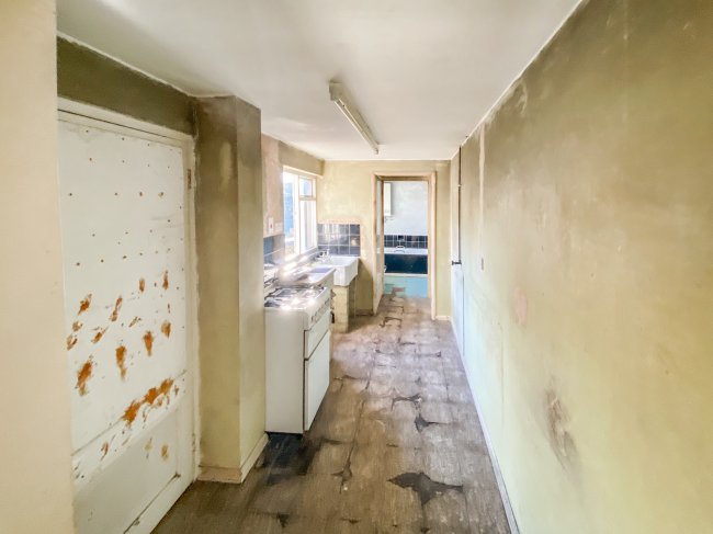 10 Park Lane, Chippenham, Wiltshire SN15 1LR 2