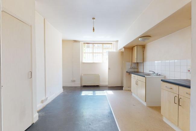 250A Gloucester Terrace, Bayswater, London, W2 6HU
 5