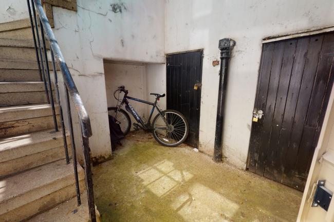 250A Gloucester Terrace, Bayswater, London, W2 6HU
 5