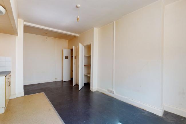 250A Gloucester Terrace, Bayswater, London, W2 6HU
 5