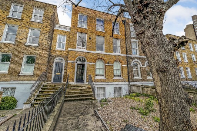 67 Clapham Road, Oval, London SW9 0HY
 2