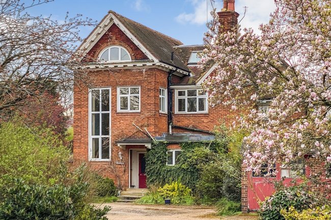 Flats 1-4 Westwey, 29 Byfleet Road, New Haw, Addlestone, Surrey KT15 3JQ 1