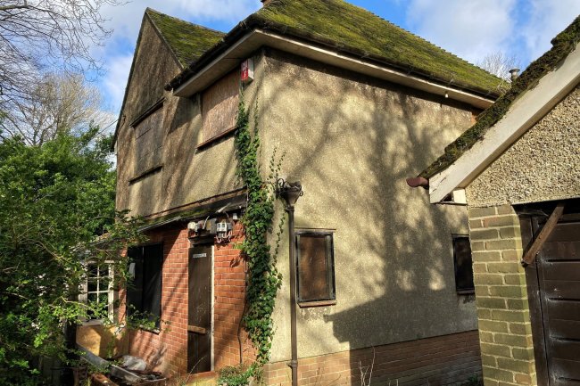 Newlyn House and the land North of Newlyn House, West Ham Lane, Basingstoke, Hampshire RG22 5EE 9