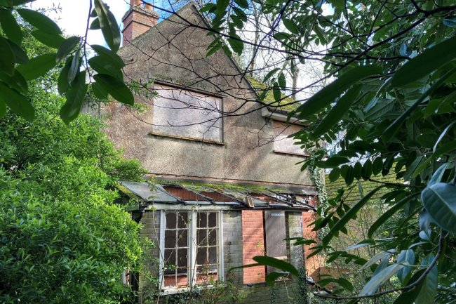 Newlyn House and the land North of Newlyn House, West Ham Lane, Basingstoke, Hampshire RG22 5EE 9