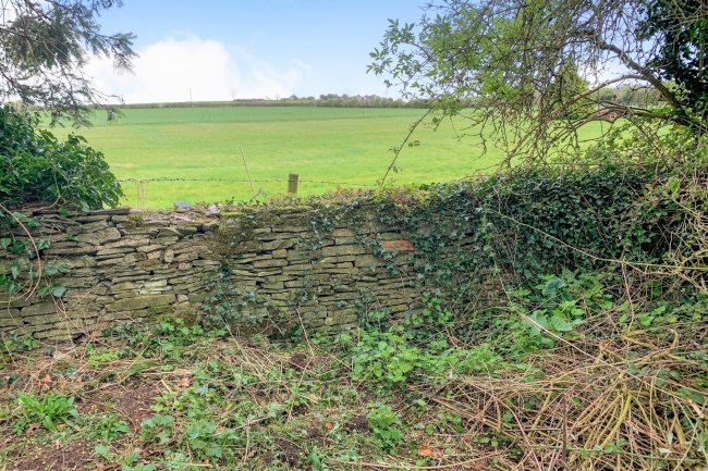 Land on the south west side of Lynwood, Cleeve Prior, Worcestershire WR11 8LQ 1