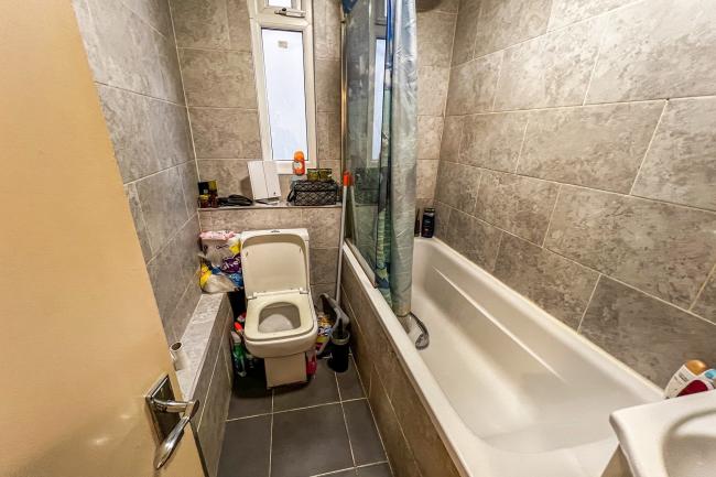 Flat 2, 325 Lea Bridge Road, Leyton, London E10 7LA 4