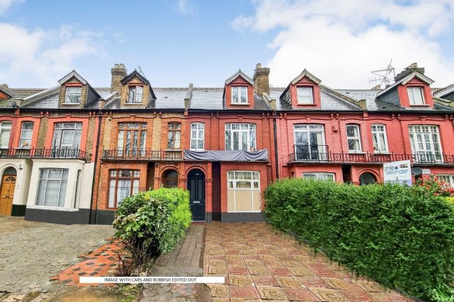 35 Willoughby Road, Hornsey, London N8 0JG 2