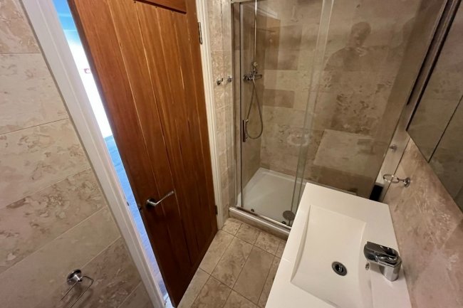 Studio 1A & 1B Cloisters House, Cloisters Business Centre, Battersea Park Road, London SW8 4BG 4