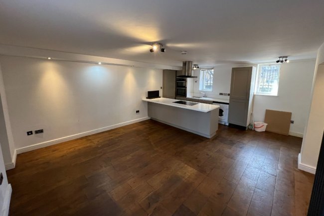 Studio 1A & 1B Cloisters House, Cloisters Business Centre, Battersea Park Road, London SW8 4BG 4