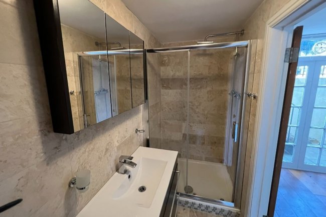 Studio 1A & 1B Cloisters House, Cloisters Business Centre, Battersea Park Road, London SW8 4BG 4